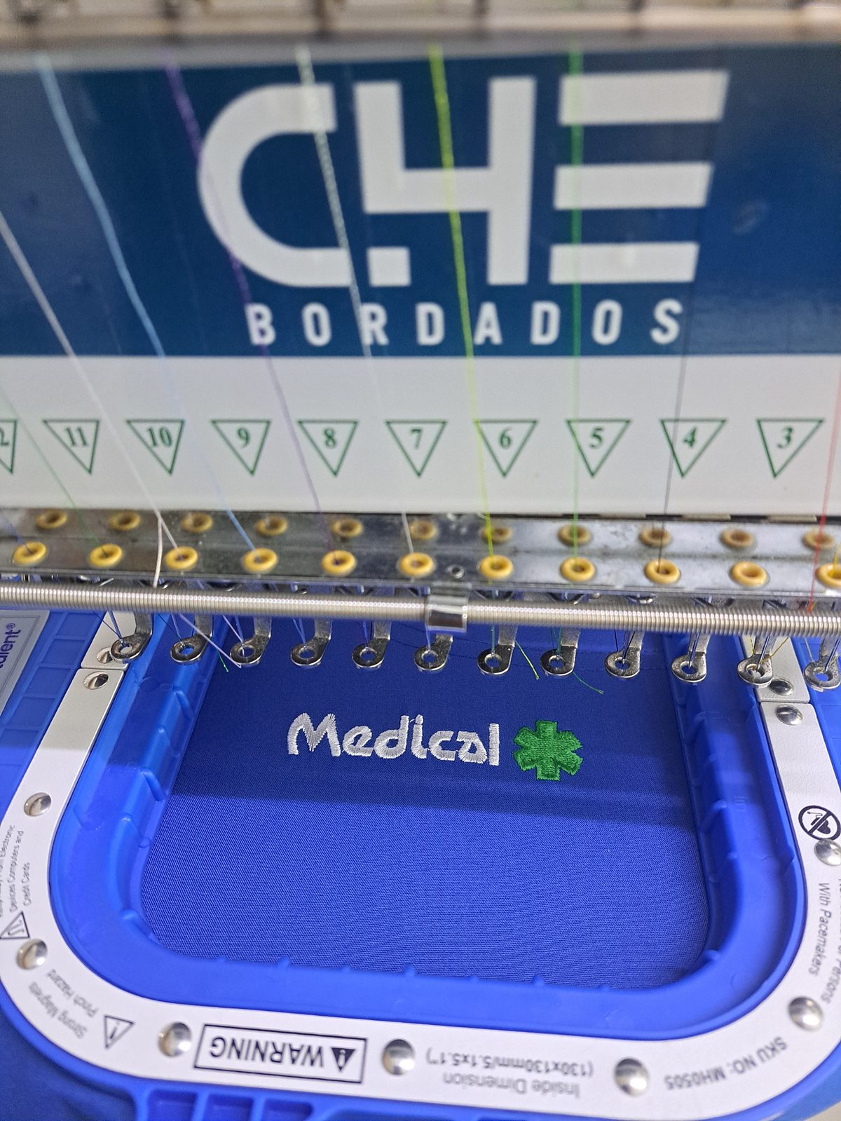 Ambos bordados